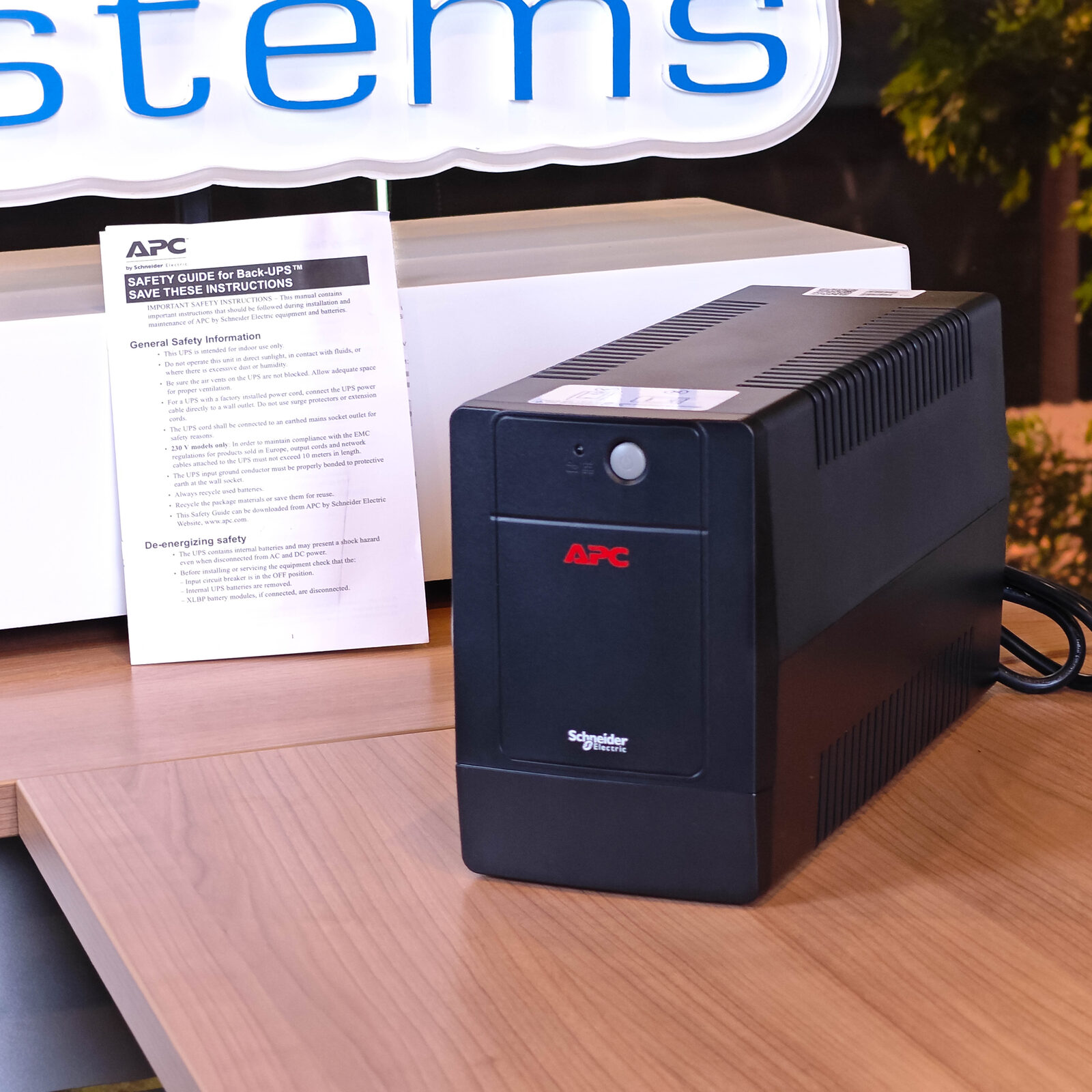 ภาพแกะกล่องสินค้า (Unboxing) แสดงสินค้าจริงและอุปกรณ์ภายในกล่อง ภาพที่ 1