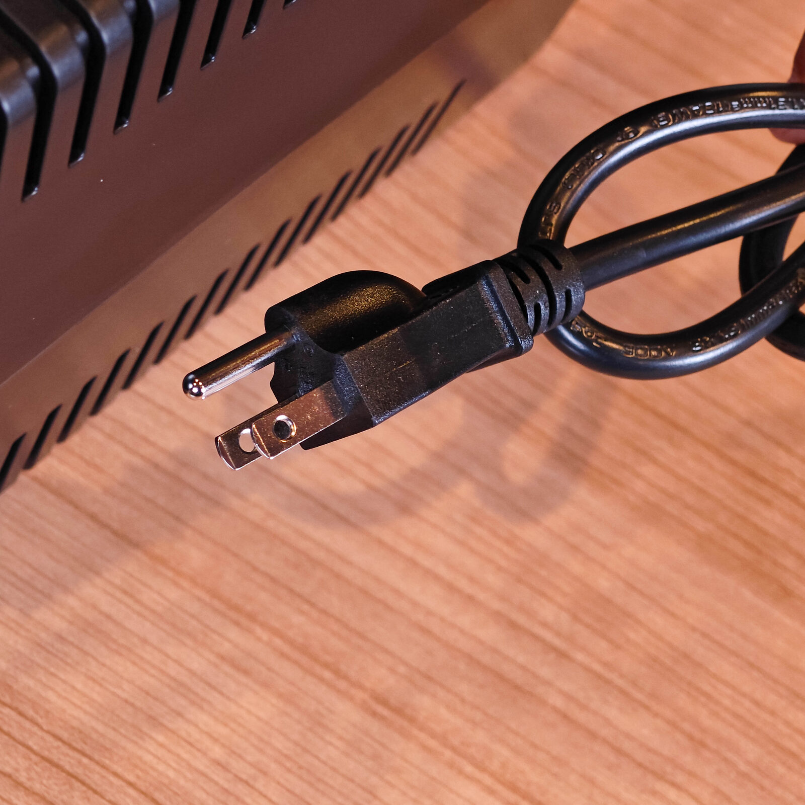 ภาพแกะกล่องสินค้า (Unboxing) แสดงสินค้าจริงและอุปกรณ์ภายในกล่อง ภาพที่ 10