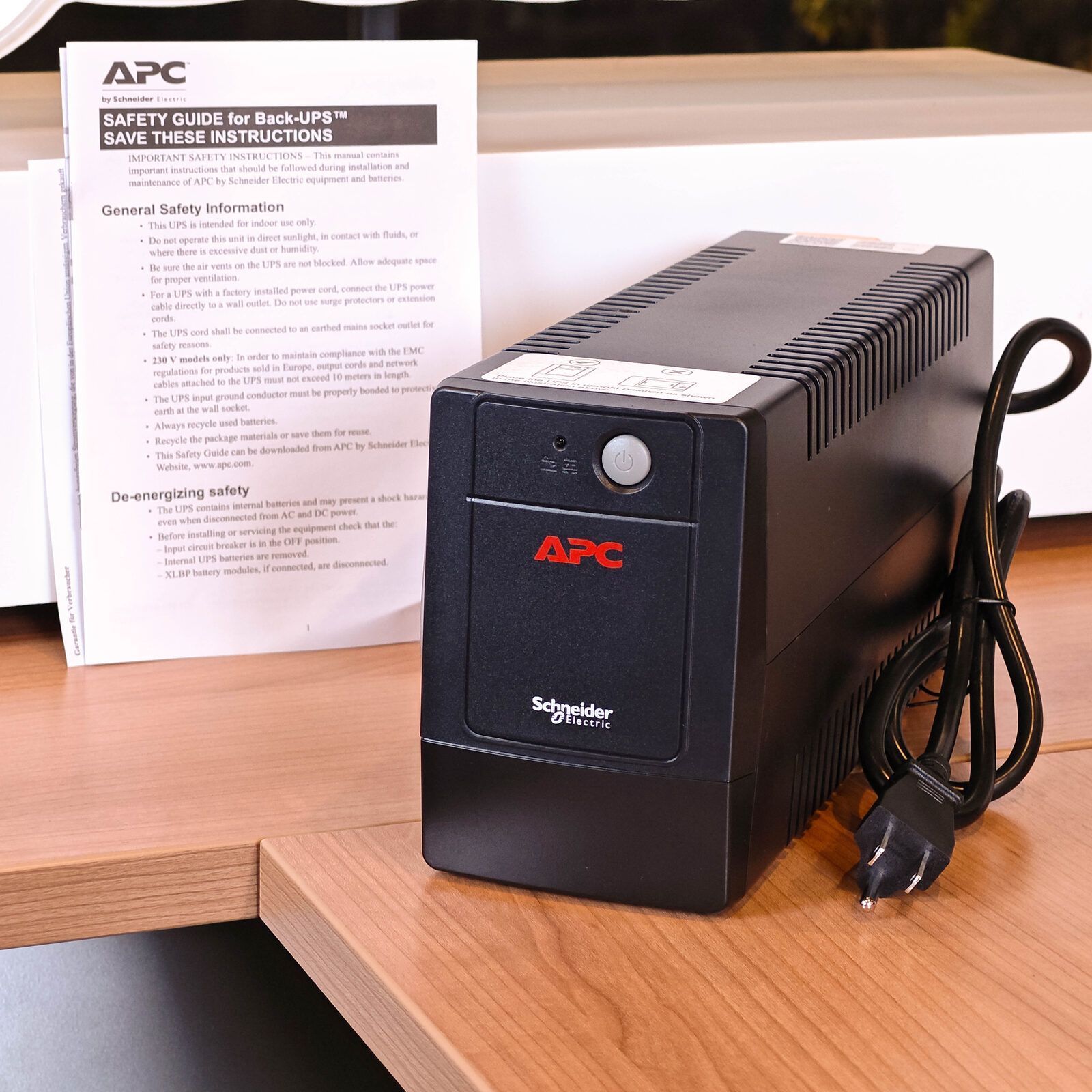 ภาพแกะกล่องสินค้า (Unboxing) แสดงสินค้าจริงและอุปกรณ์ภายในกล่อง ภาพที่ 1