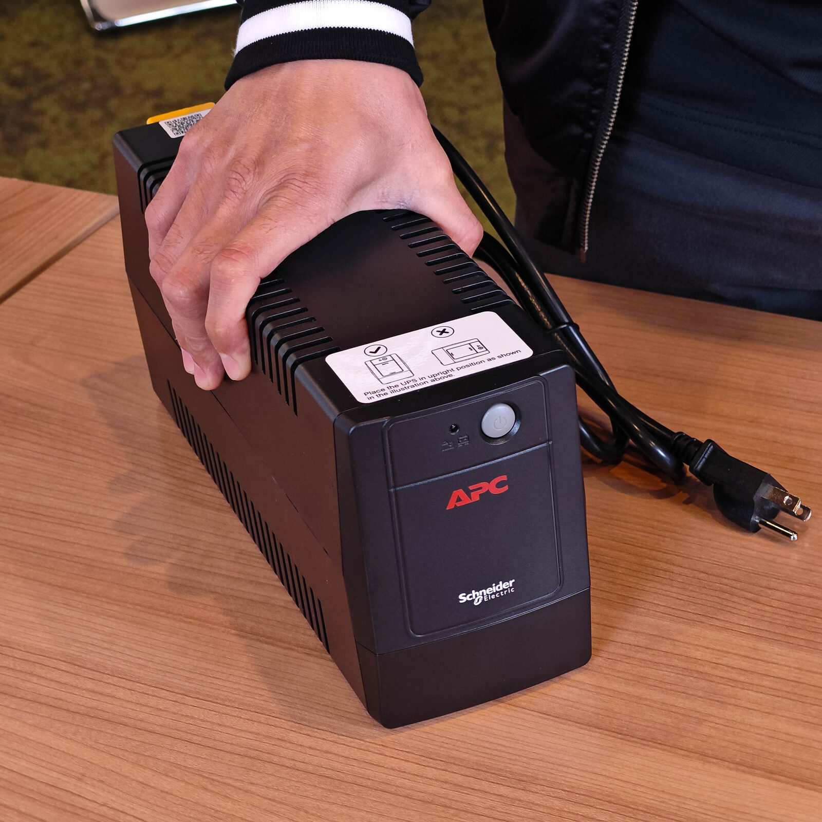 ภาพแกะกล่องสินค้า (Unboxing) แสดงสินค้าจริงและอุปกรณ์ภายในกล่อง ภาพที่ 6