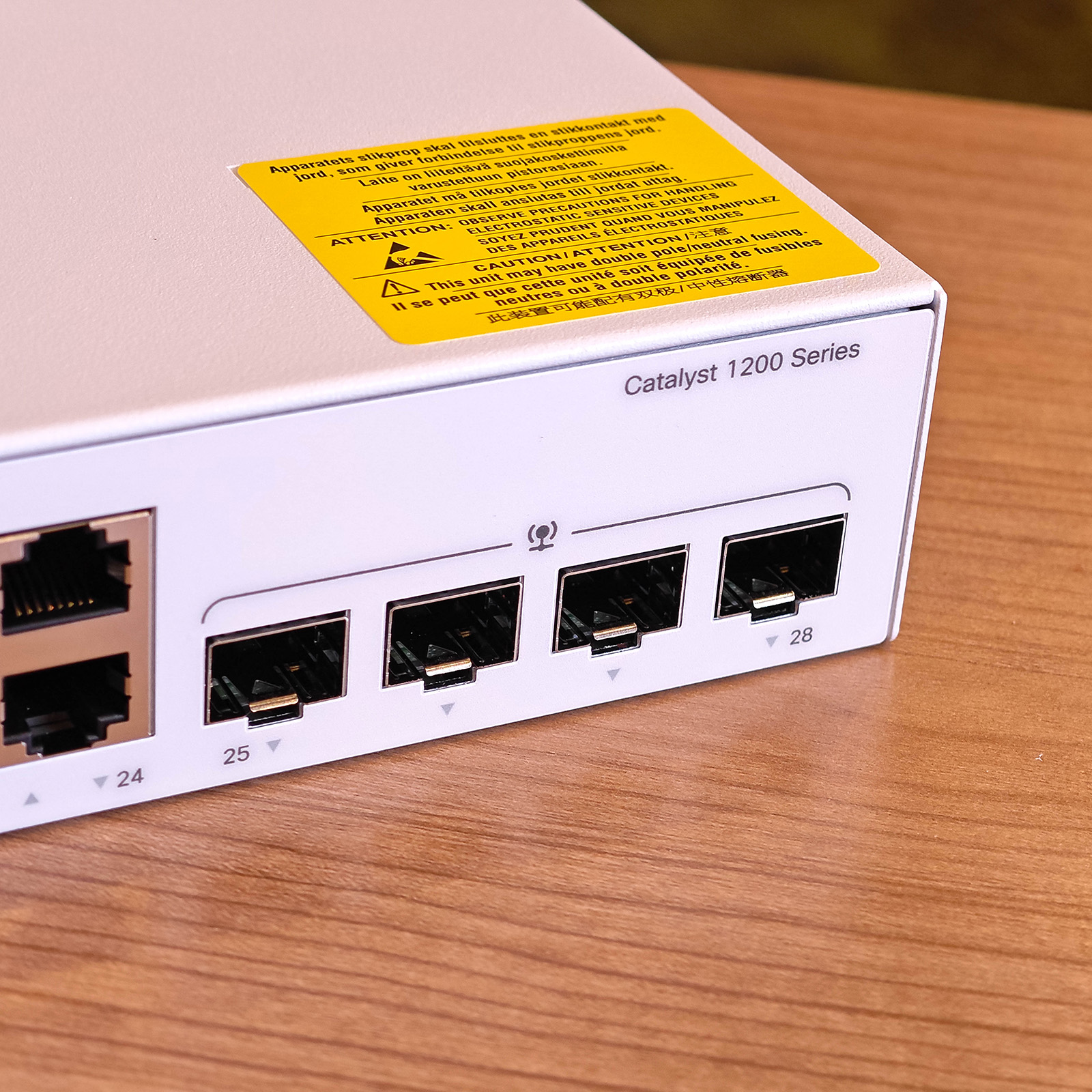 ภาพแกะกล่องสินค้า (Unboxing) แสดงสินค้าจริงและอุปกรณ์ภายในกล่อง ภาพที่ 8