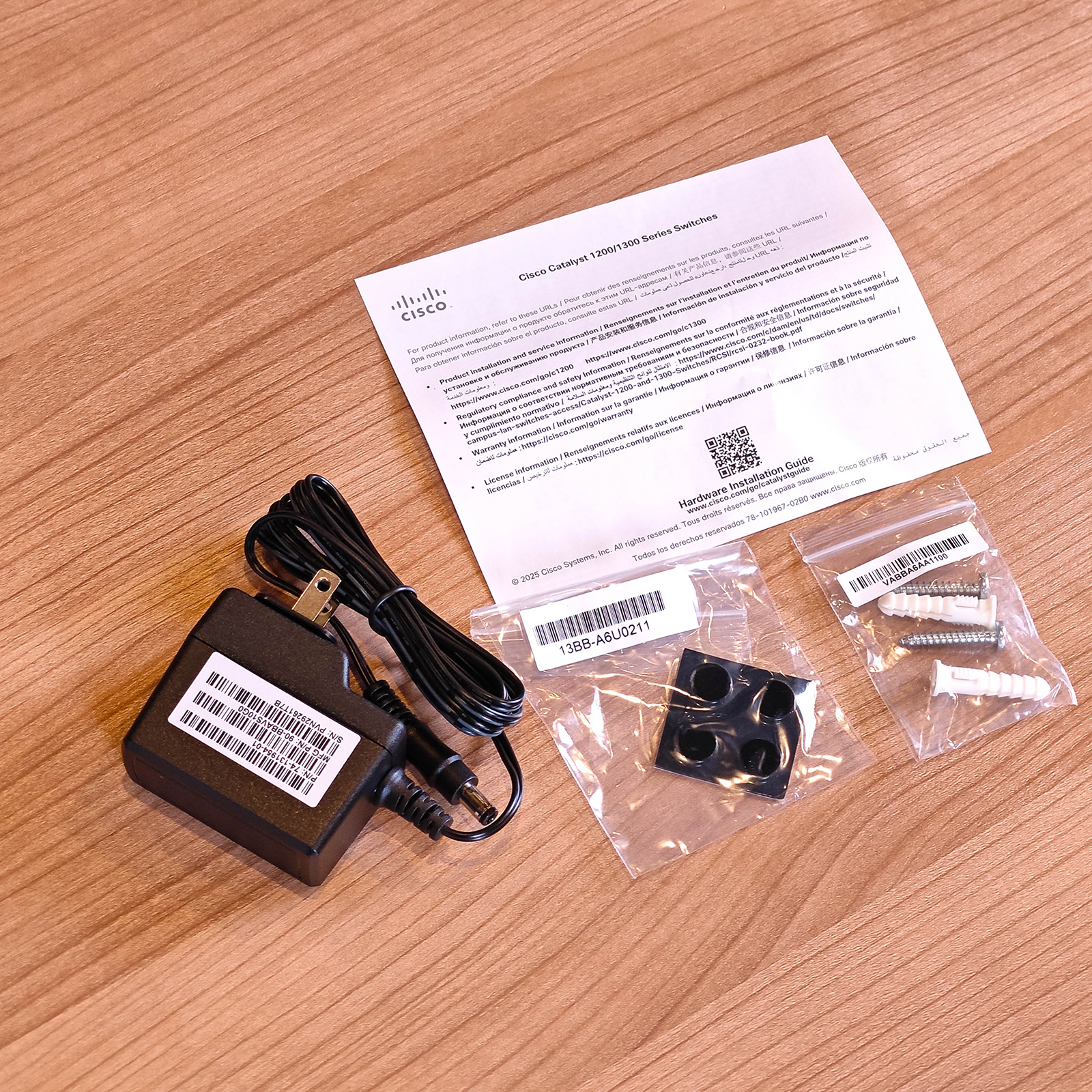 ภาพแกะกล่องสินค้า (Unboxing) แสดงสินค้าจริงและอุปกรณ์ภายในกล่อง ภาพที่ 10