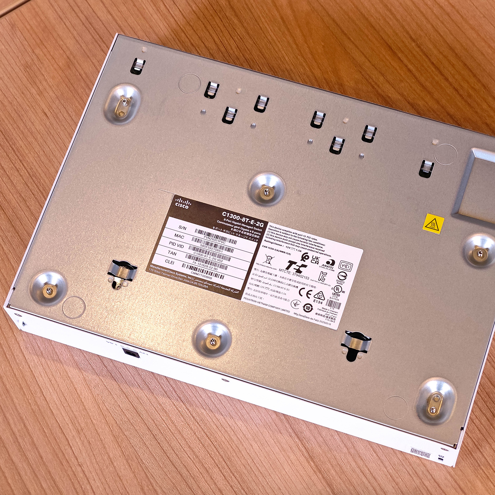 ภาพแกะกล่องสินค้า (Unboxing) แสดงสินค้าจริงและอุปกรณ์ภายในกล่อง ภาพที่ 8