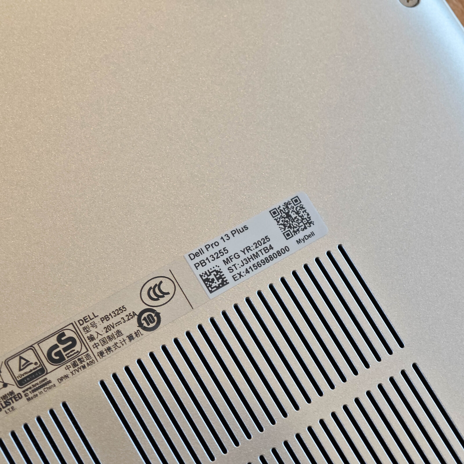 ภาพแกะกล่องสินค้า (Unboxing) แสดงสินค้าจริงและอุปกรณ์ภายในกล่อง ภาพที่ 10