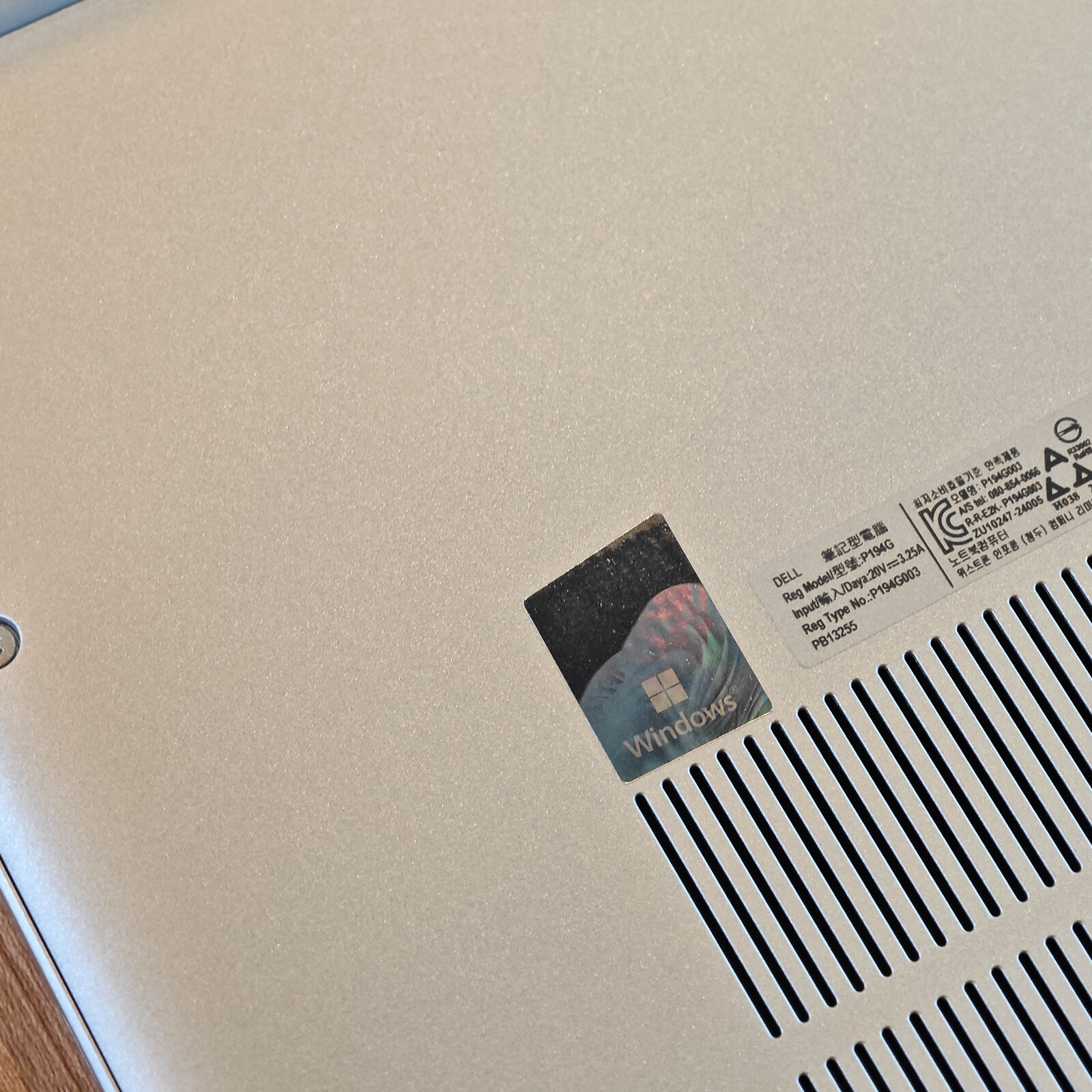 ภาพแกะกล่องสินค้า (Unboxing) แสดงสินค้าจริงและอุปกรณ์ภายในกล่อง ภาพที่ 9