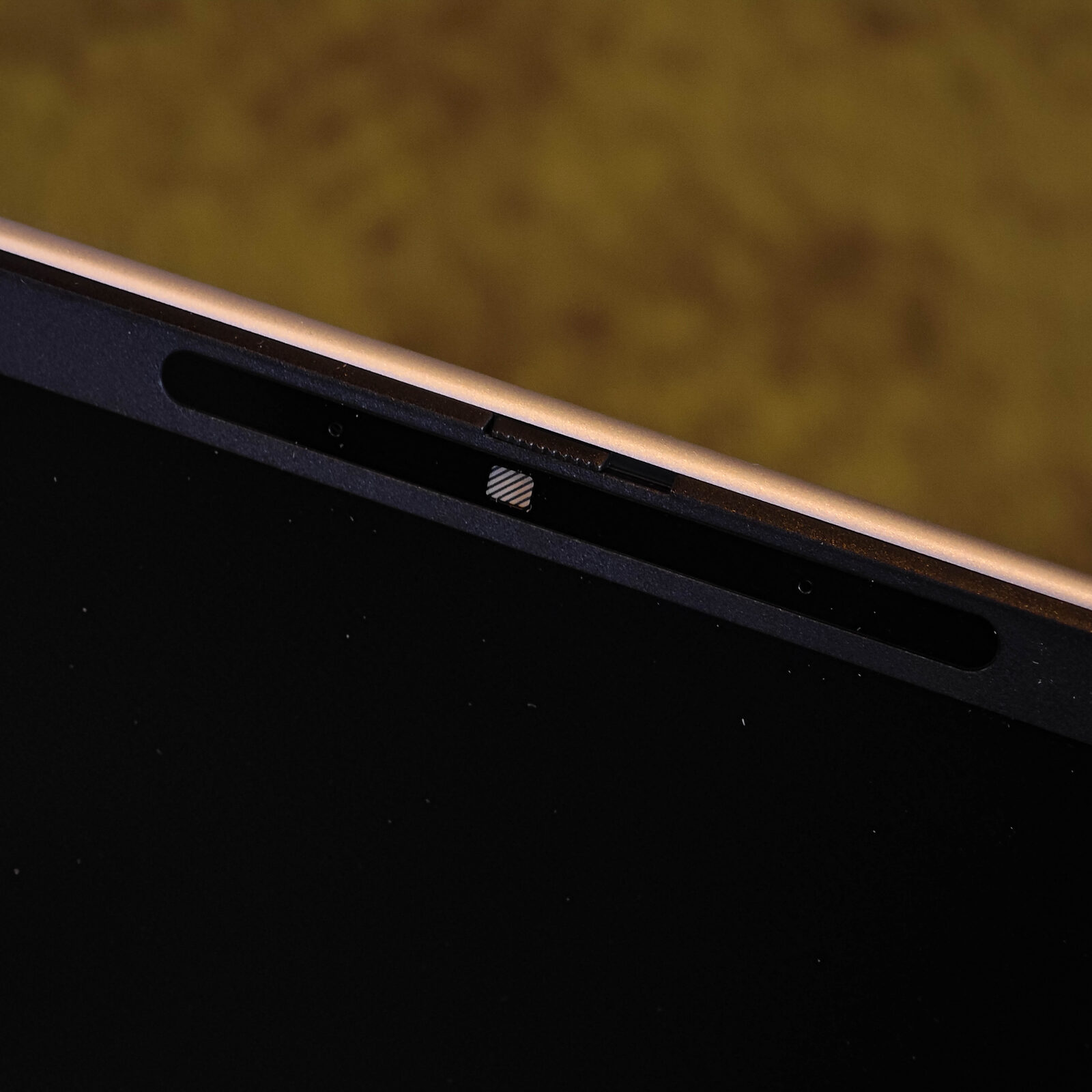 ภาพแกะกล่องสินค้า (Unboxing) แสดงสินค้าจริงและอุปกรณ์ภายในกล่อง ภาพที่ 6