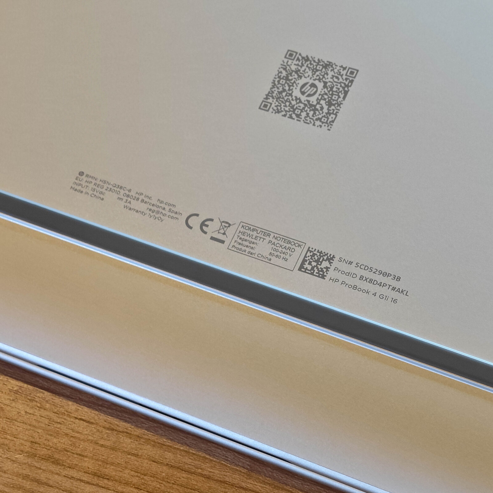 ภาพแกะกล่องสินค้า (Unboxing) แสดงสินค้าจริงและอุปกรณ์ภายในกล่อง ภาพที่ 9