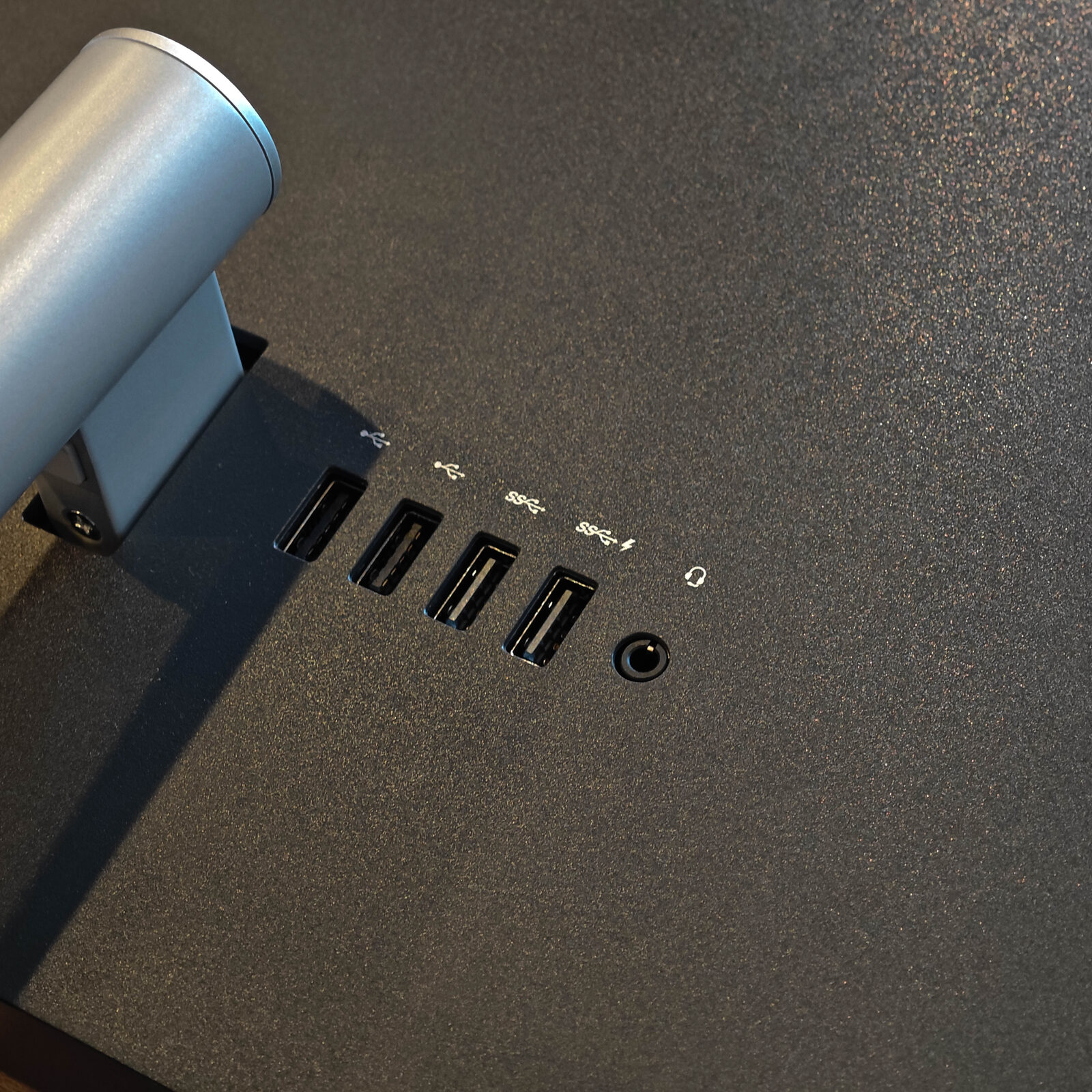 ภาพแกะกล่องสินค้า (Unboxing) แสดงสินค้าจริงและอุปกรณ์ภายในกล่อง ภาพที่ 7