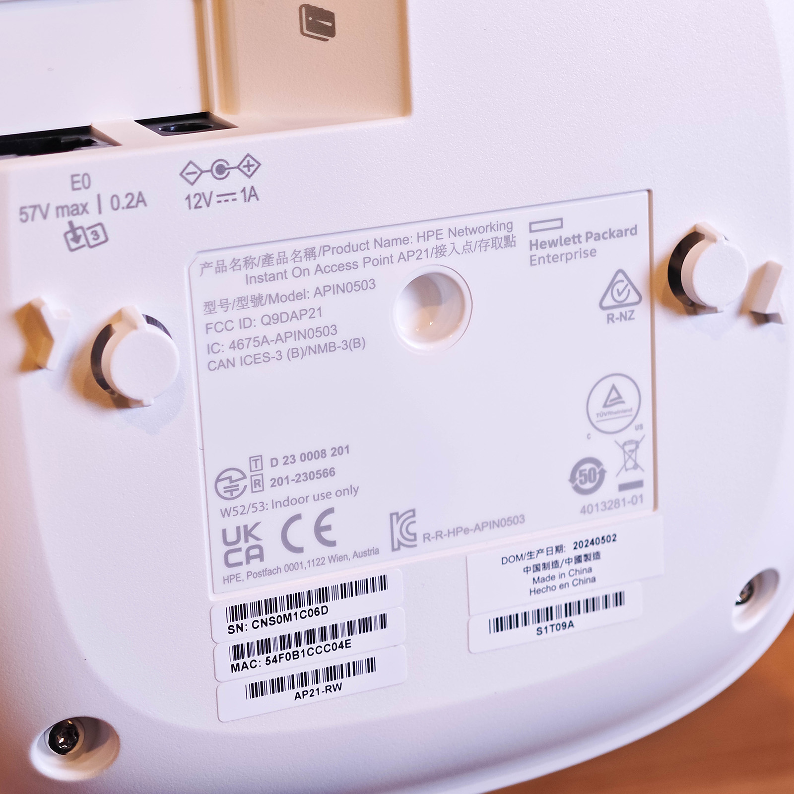 ภาพแกะกล่องสินค้า (Unboxing) แสดงสินค้าจริงและอุปกรณ์ภายในกล่อง ภาพที่ 9