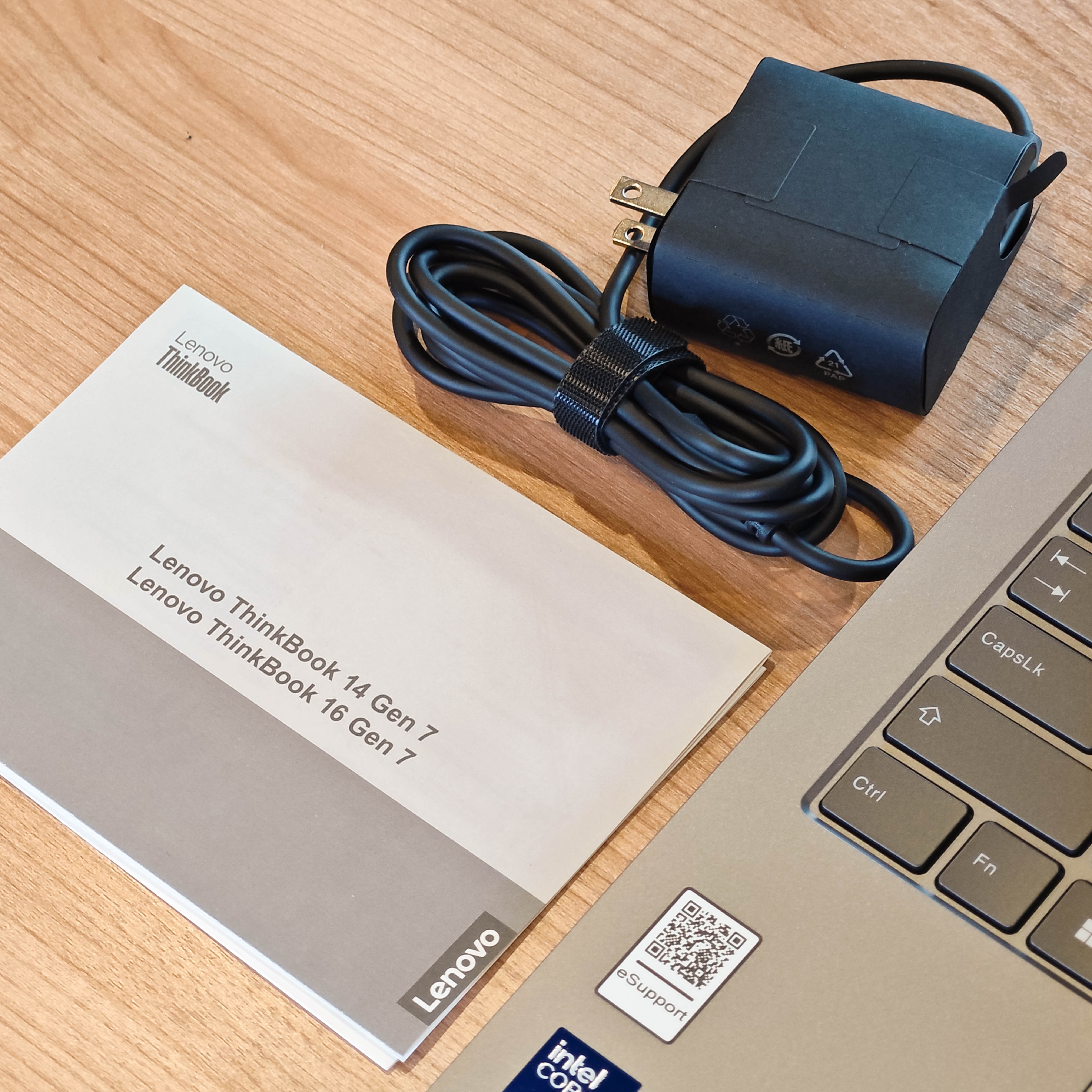 ภาพแกะกล่องสินค้า (Unboxing) แสดงสินค้าจริงและอุปกรณ์ภายในกล่อง ภาพที่ 6