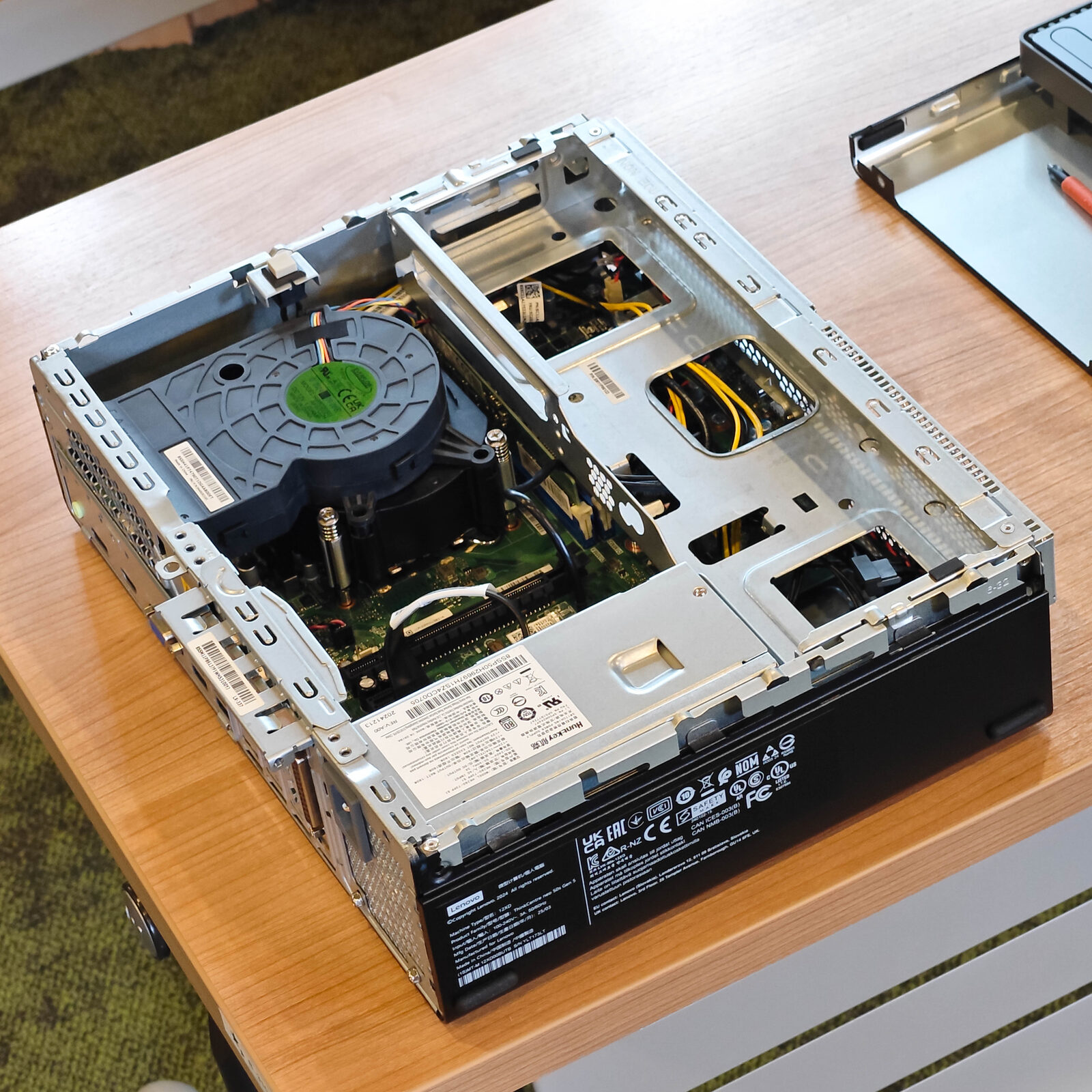 ภาพแกะกล่องสินค้า (Unboxing) แสดงสินค้าจริงและอุปกรณ์ภายในกล่อง ภาพที่ 4