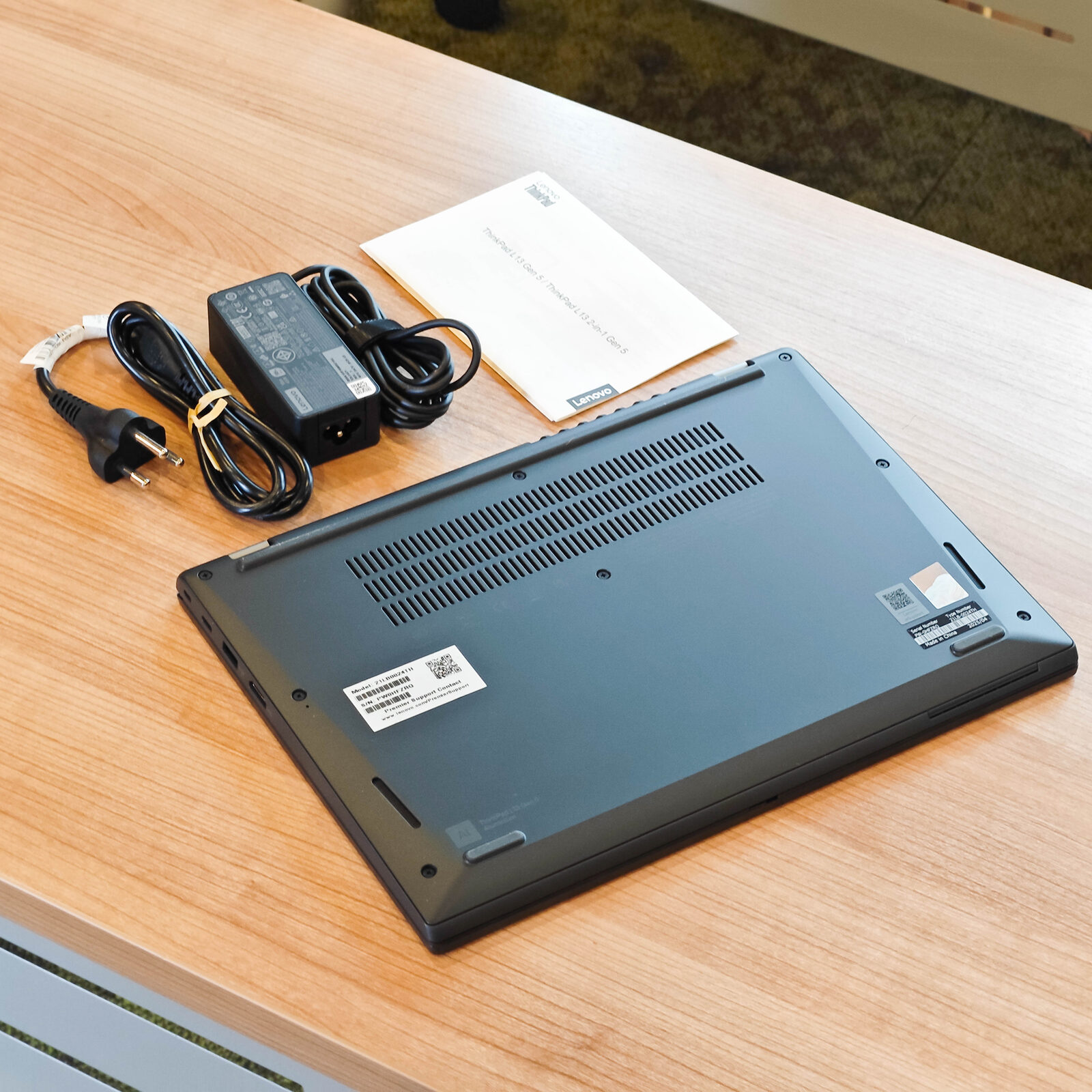 ภาพแกะกล่องสินค้า (Unboxing) แสดงสินค้าจริงและอุปกรณ์ภายในกล่อง ภาพที่ 6