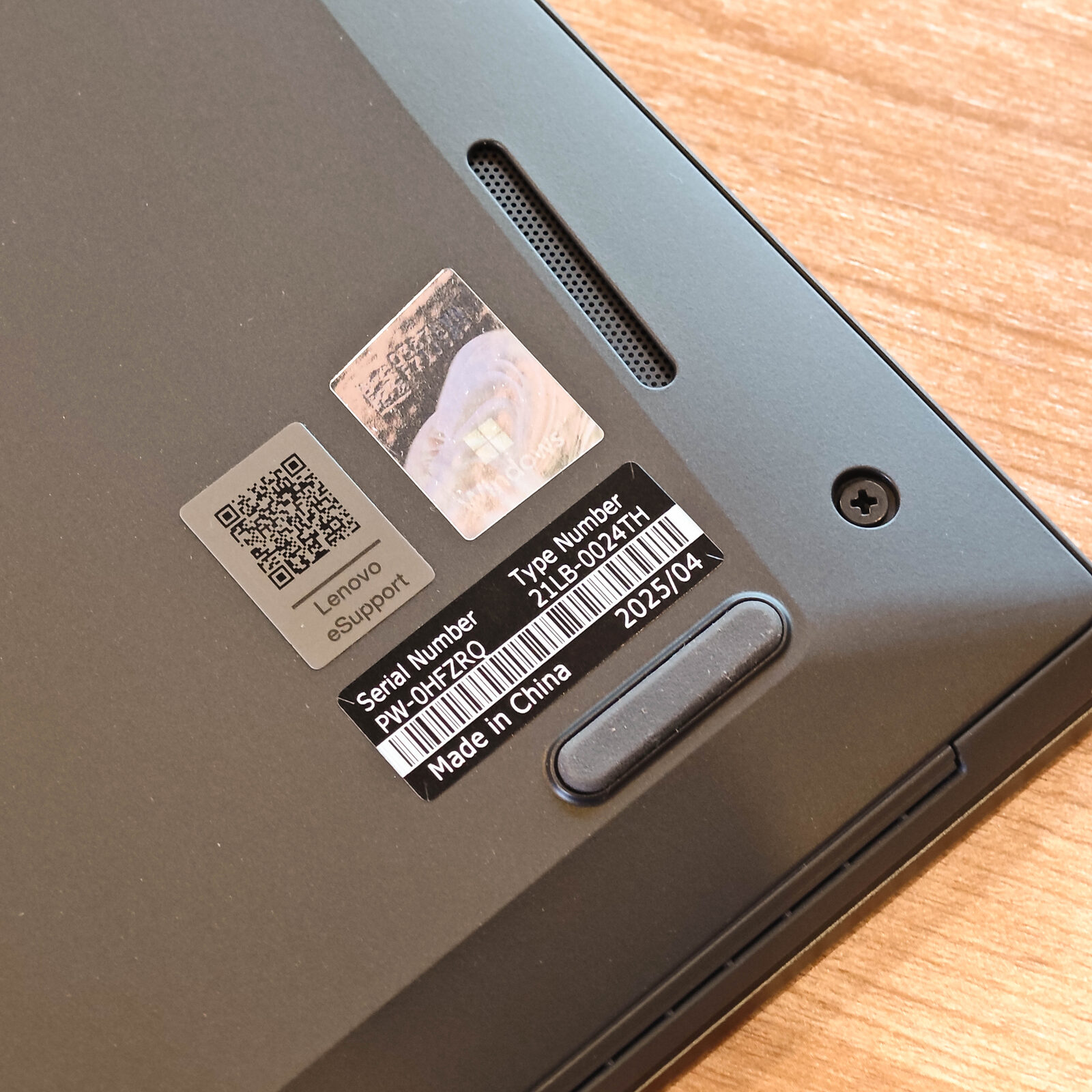 ภาพแกะกล่องสินค้า (Unboxing) แสดงสินค้าจริงและอุปกรณ์ภายในกล่อง ภาพที่ 7