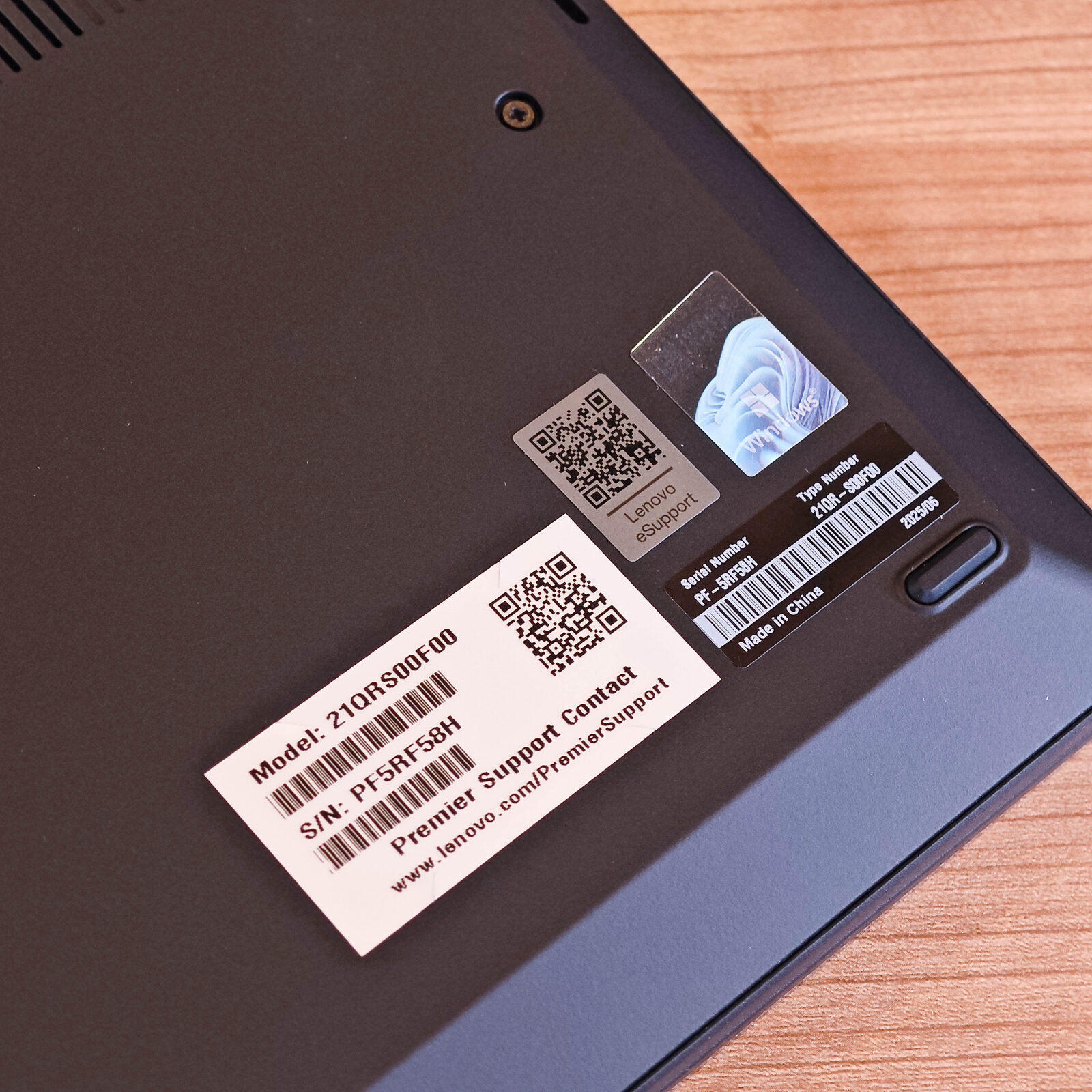 ภาพแกะกล่องสินค้า (Unboxing) แสดงสินค้าจริงและอุปกรณ์ภายในกล่อง ภาพที่ 10