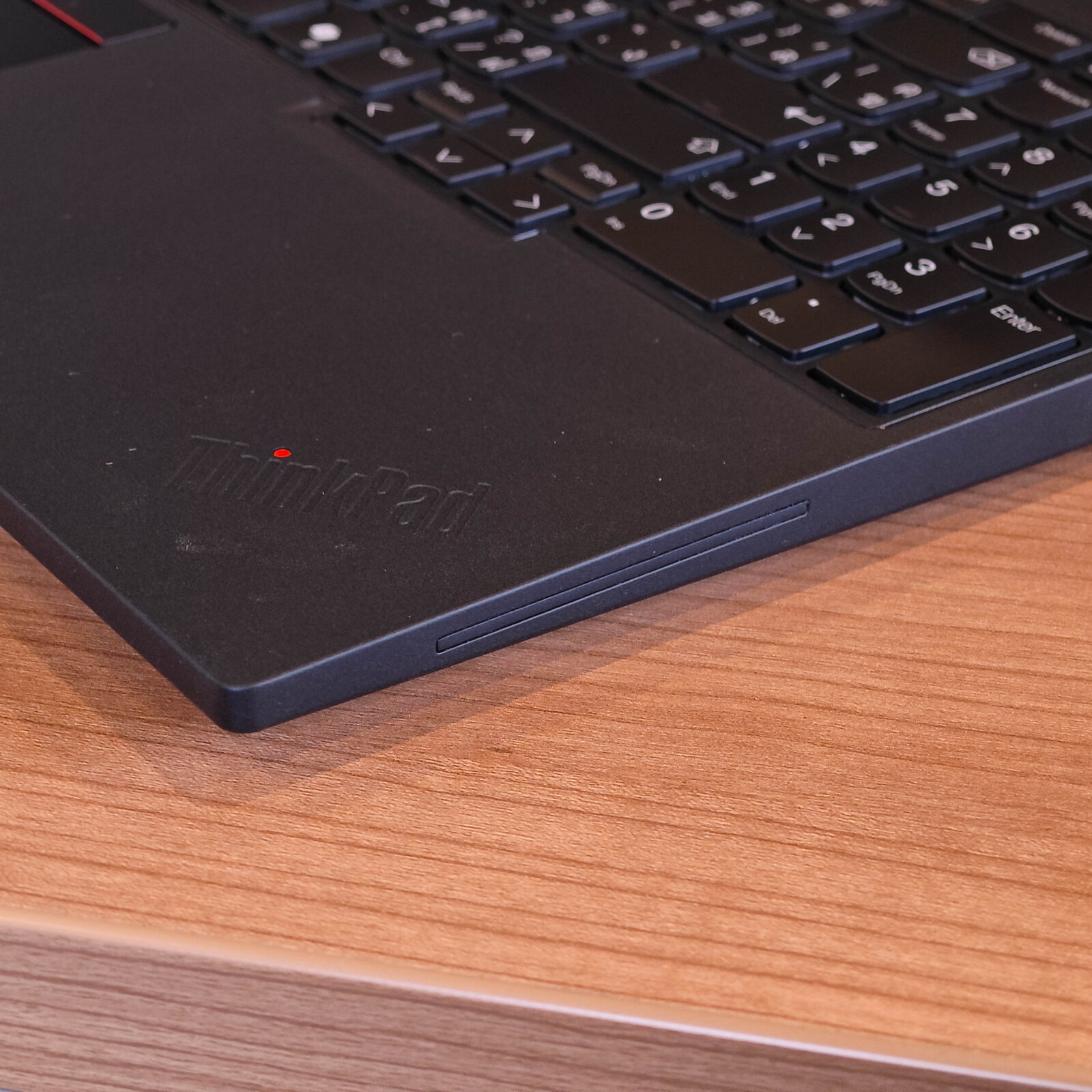 ภาพแกะกล่องสินค้า (Unboxing) แสดงสินค้าจริงและอุปกรณ์ภายในกล่อง ภาพที่ 8