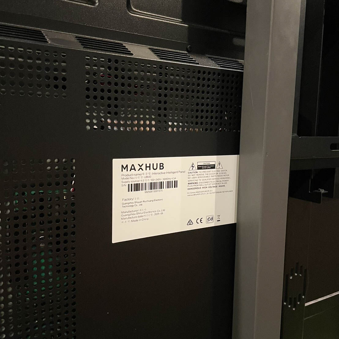 ภาพแกะกล่องสินค้า (Unboxing) แสดงสินค้าจริงและอุปกรณ์ภายในกล่อง ภาพที่ 8